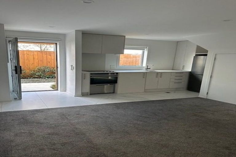 Photo of property in 4/22 Denver Avenue, Sunnyvale, Auckland, 0612