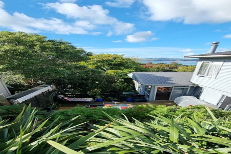 Photo of property in 11 Fenton Terrace, Cockle Bay, Auckland, 2014