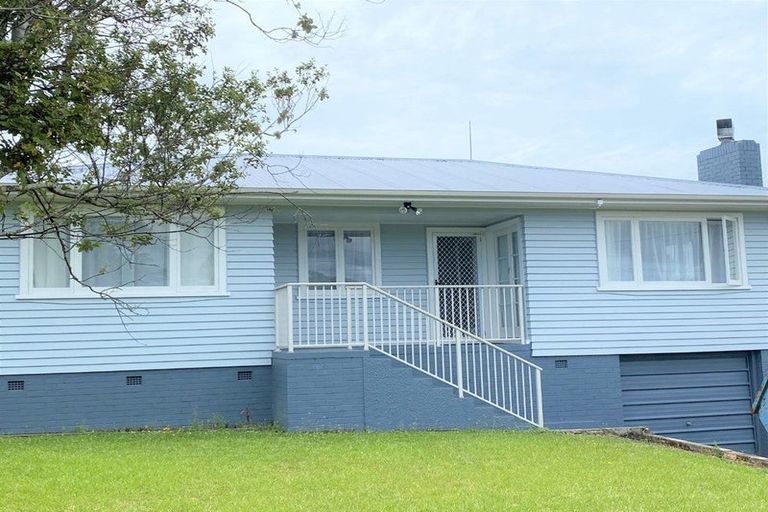 Photo of property in 100 Triangle Road, Massey, Auckland, 0614