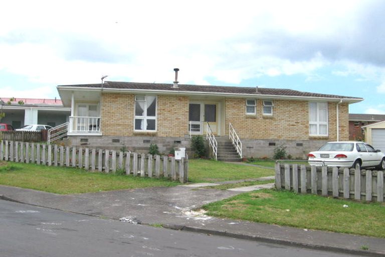 Photo of property in 3 Brougham Place, West Harbour, Auckland, 0618