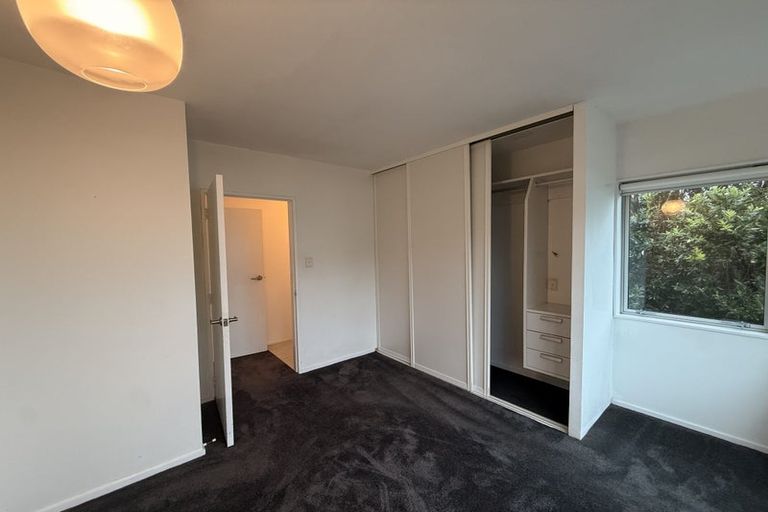 Photo of property in 281 Queens Drive, Lyall Bay, Wellington, 6022