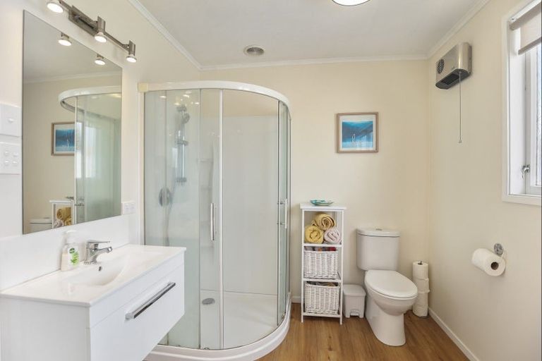 Photo of property in 28 Highbury Drive, Levin, 5510