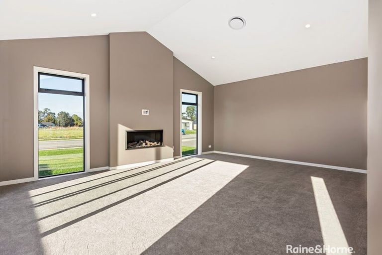 Photo of property in 37 Cotterville Crescent, Greytown, 5712