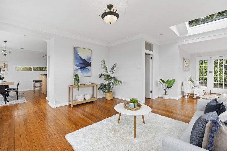 Photo of property in 14 Highbury Crescent, Highbury, Wellington, 6012