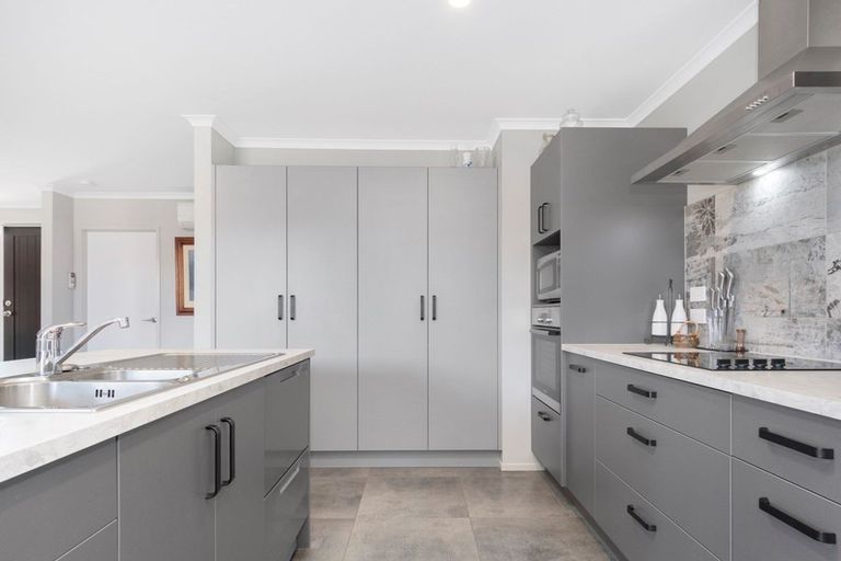 Photo of property in 8 Te Ranga Memorial Drive, Pyes Pa, Tauranga, 3112