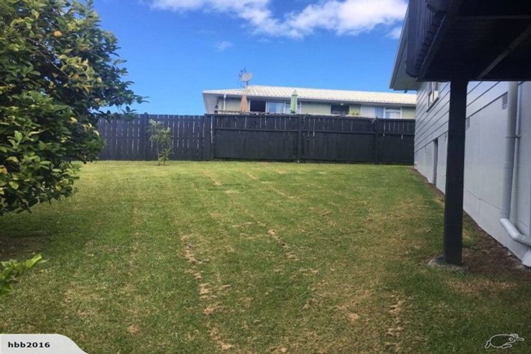 Photo of property in 3 Rapaki Place, Te Atatu Peninsula, Auckland, 0610