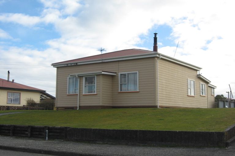 Photo of property in 28 Reid Street, Blaketown, Greymouth, 7805