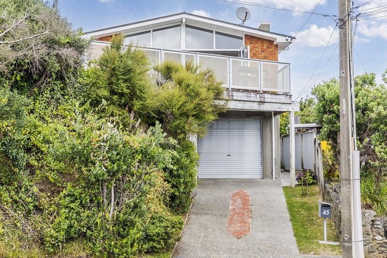 Photo of property in 45 Kiriwai Road, Paremata, Porirua, 5024