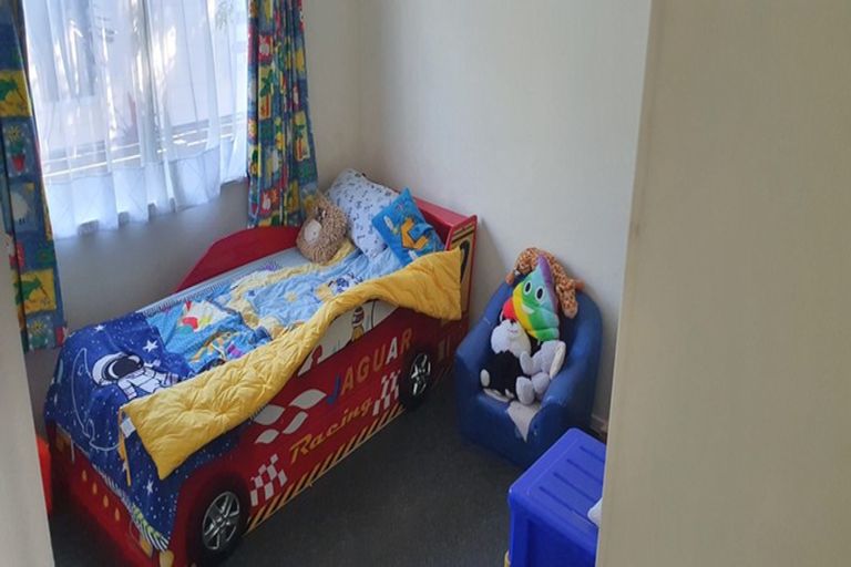 Photo of property in 4/25 Solveig Place, Randwick Park, Auckland, 2105