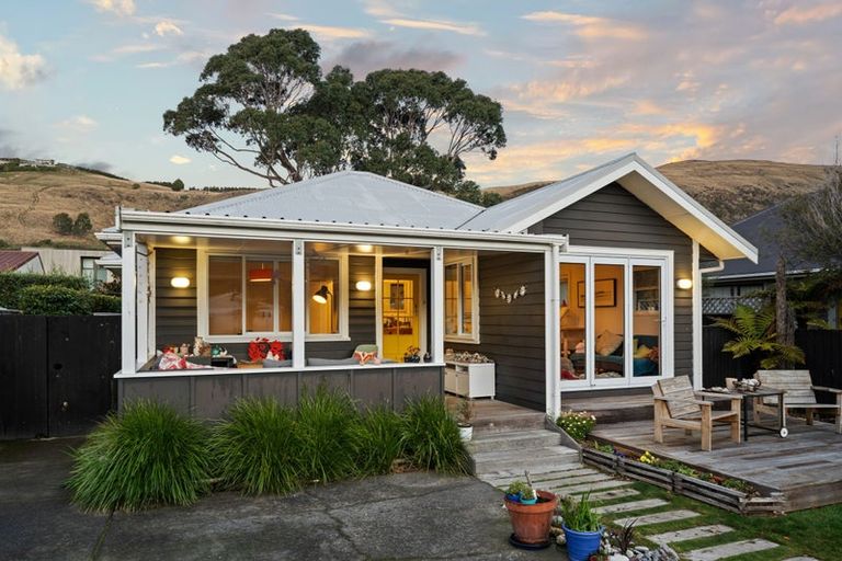 Photo of property in 5 Van Asch Street, Sumner, Christchurch, 8081