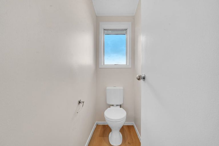 Photo of property in 54 Pukeroa Place, Papakura, 2110