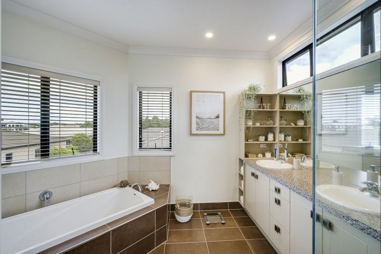 Photo of property in 15 Hunter Drive, Awatoto, Napier, 4110