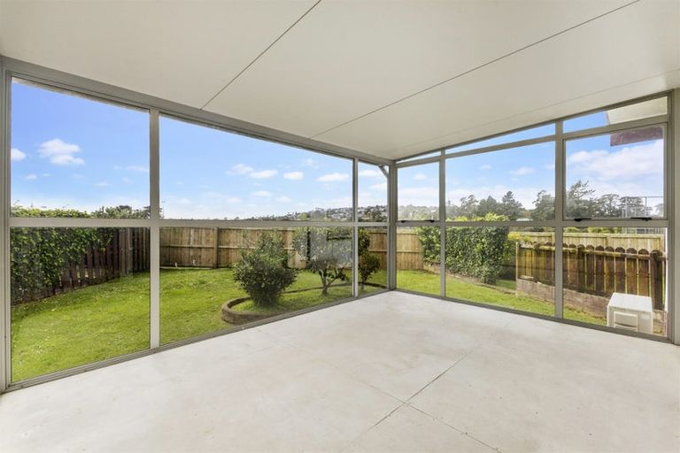 Photo of property in 174 Cascades Road, Pakuranga Heights, Auckland, 2010