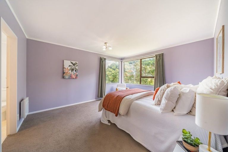 Photo of property in 14 Cullen Place, Tawa, Wellington, 5028