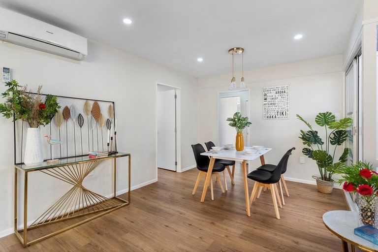 Photo of property in 2/8 Wilbur Place, Pakuranga Heights, Auckland, 2010