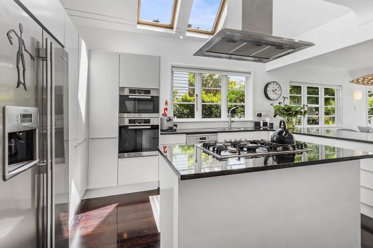 Photo of property in 21 Fancourt Street, Karori, Wellington, 6012