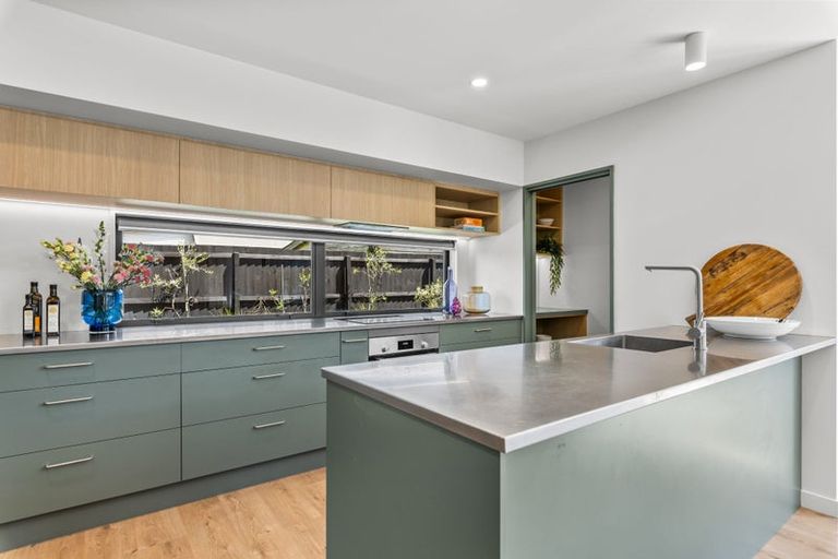 Photo of property in 2/104 Burke Street, Sydenham, Christchurch, 8023