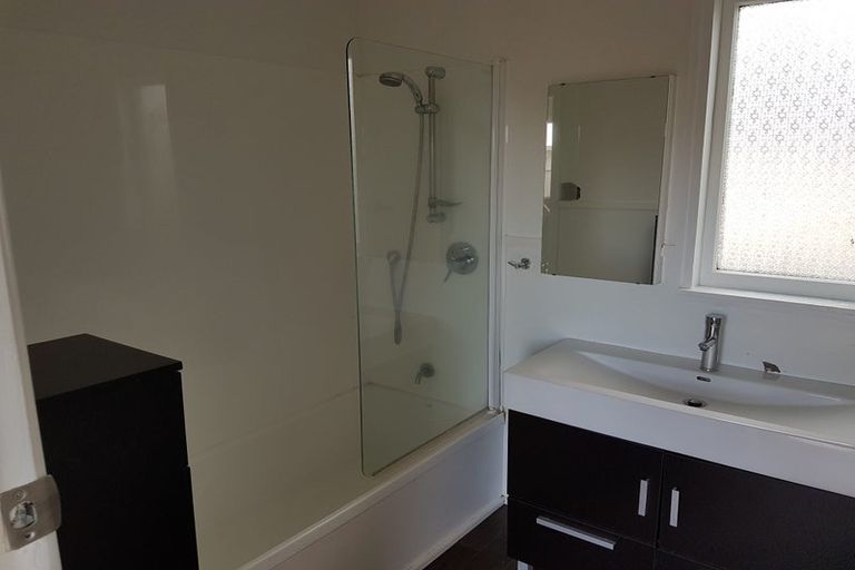 Photo of property in 90 Smart Road, Glen Avon, New Plymouth, 4312