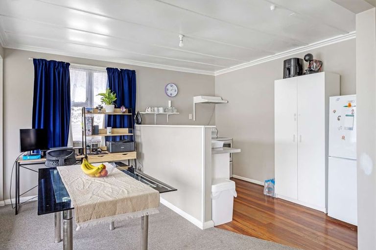 Photo of property in 32 Pendarves Street, New Plymouth, 4310