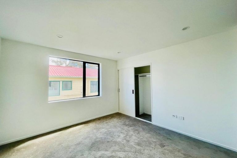 Photo of property in 9d Rountree Place, Conifer Grove, Takanini, 2112