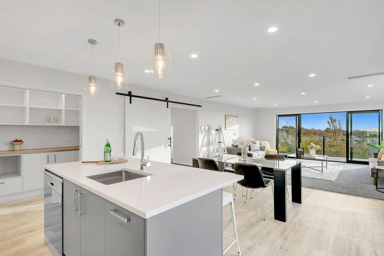 Photo of property in 68 Kakariki Grove, Waikanae, 5036