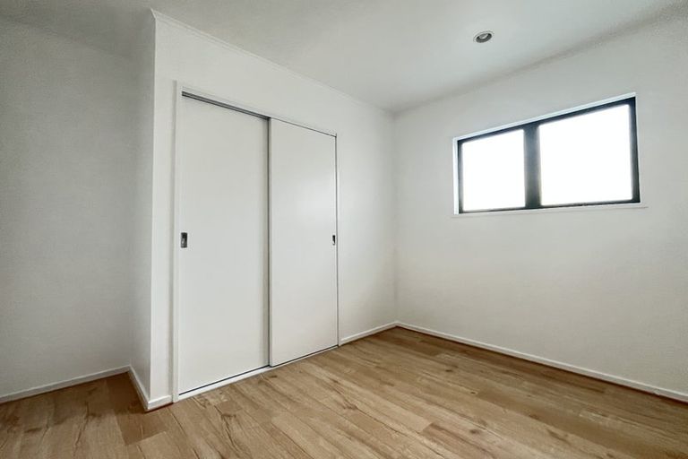 Photo of property in 25 Fearnley Grove, Albany, Auckland, 0632