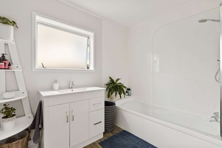 Photo of property in 243 Gravatt Road, Papamoa Beach, Papamoa, 3118