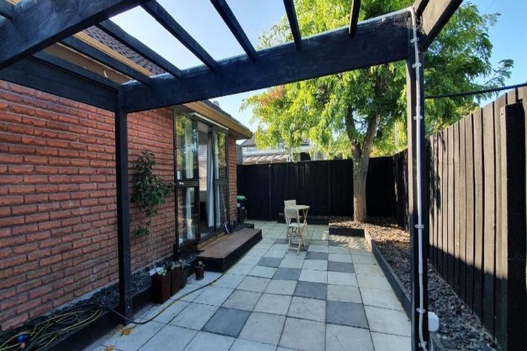 Photo of property in 1/68 Abberley Crescent, St Albans, Christchurch, 8014