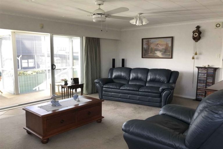 Photo of property in 32 Kildare Drive, Waikiwi, Invercargill, 9810