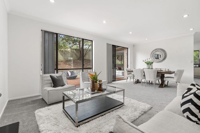 Photo of property in 9 Corricvale Way, Northcross, Auckland, 0632