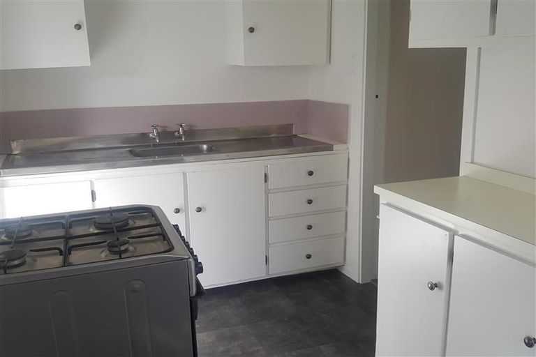 Photo of property in 59 Morley Street, New Plymouth, 4310