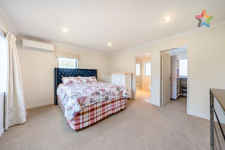 Photo of property in 60 Whites Line West, Woburn, Lower Hutt, 5010