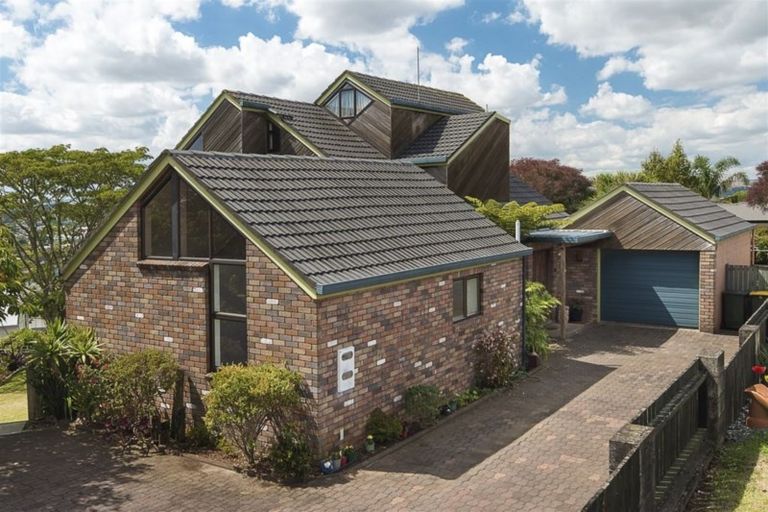 Photo of property in 6 Dunolly Place, Pukekohe, 2120