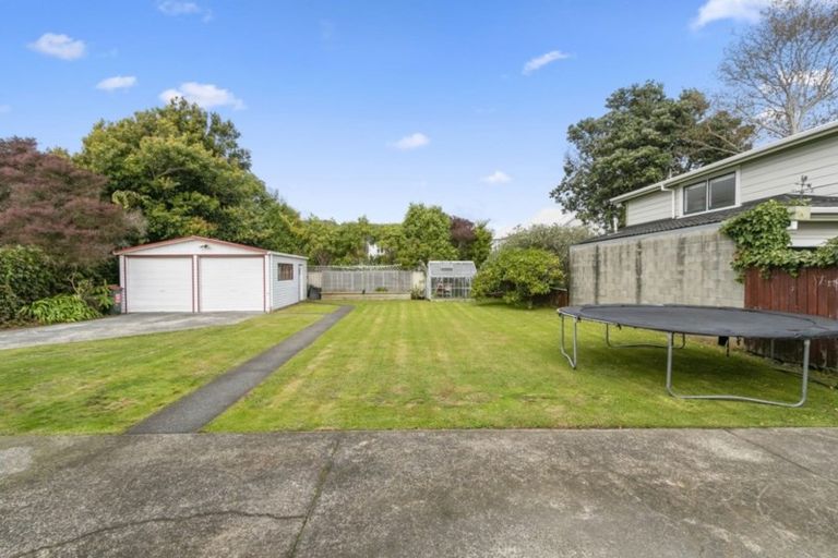Photo of property in 8 Hautana Square, Woburn, Lower Hutt, 5010