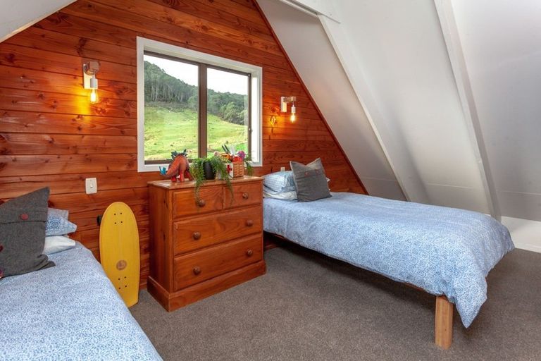 Photo of property in 64 Lees Road, Hahei, Whitianga, 3591