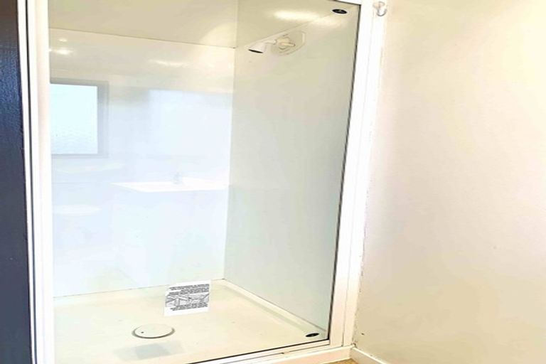 Photo of property in 2/23 Rata Street, New Lynn, Auckland, 0600