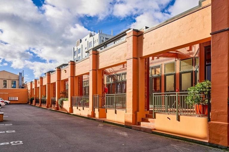 Photo of property in Courtenay Mews Apartments, 19/14 Alpha Street, Te Aro, Wellington, 6011