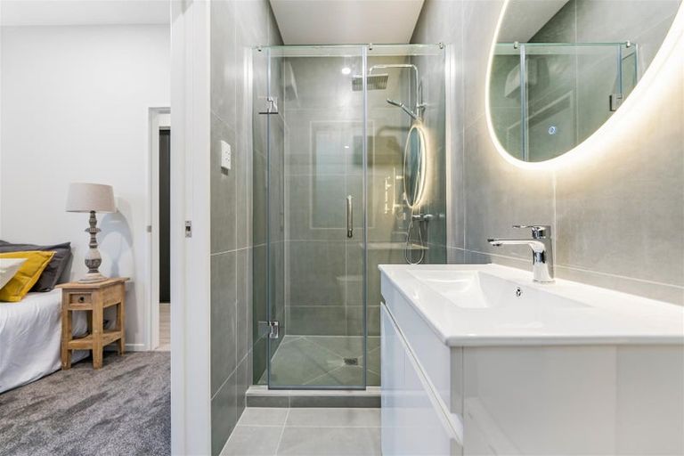 Photo of property in 61b Marendellas Drive, Bucklands Beach, Auckland, 2014