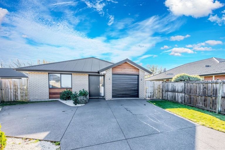 Photo of property in 80 Sarabande Avenue, Redwood, Christchurch, 8051
