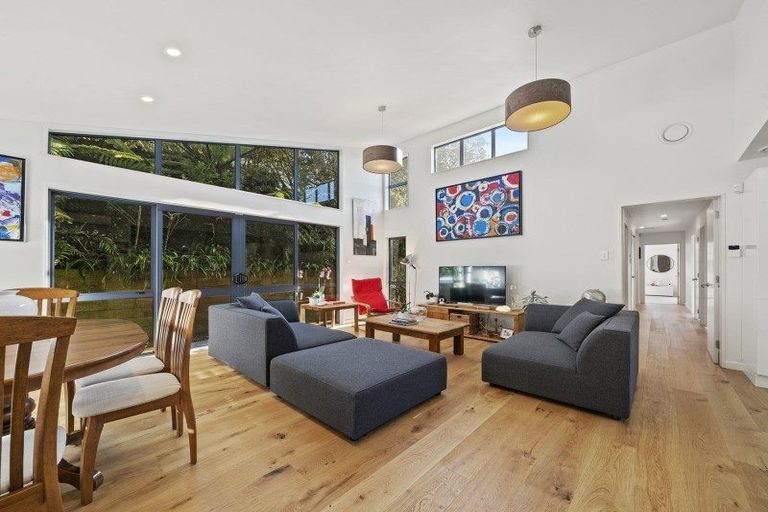 Photo of property in 65a Thurleigh Grove, Karori, Wellington, 6012