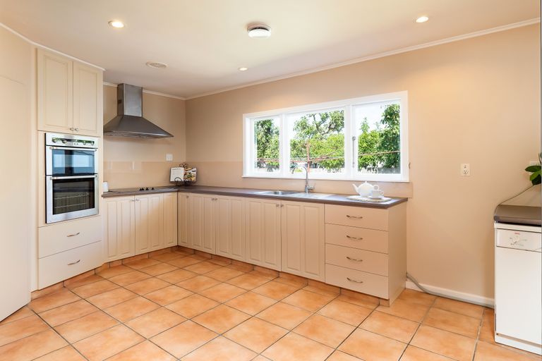 Photo of property in 83 Stanbury Avenue, Somerfield, Christchurch, 8024