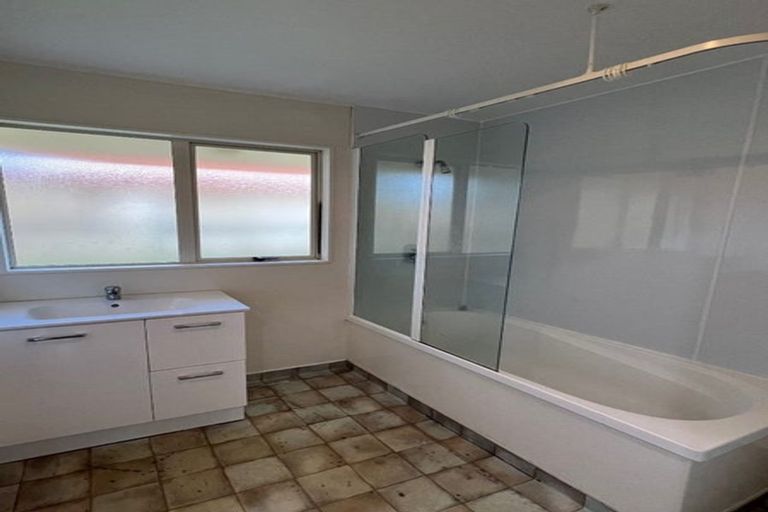 Photo of property in 26 Robin Brooke Drive, Flat Bush, Auckland, 2019