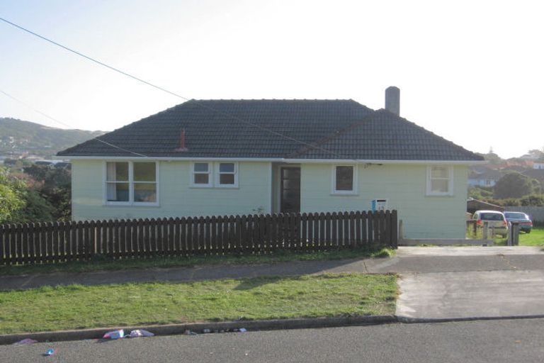 Photo of property in 27 Chaffey Crescent, Titahi Bay, Porirua, 5022