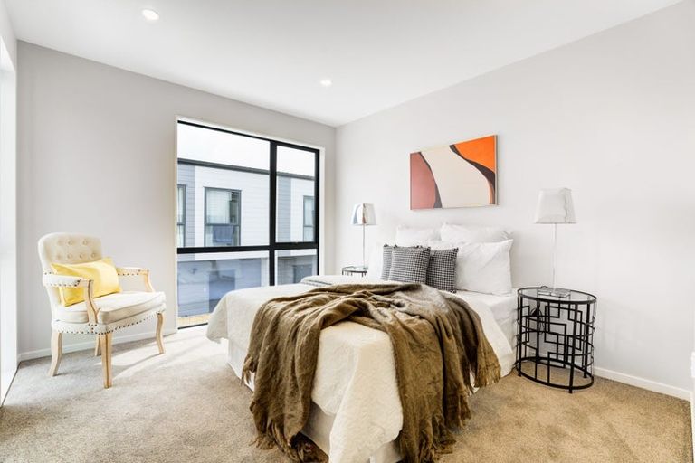 Photo of property in 14c Serjeant Street, Henderson, Auckland, 0612