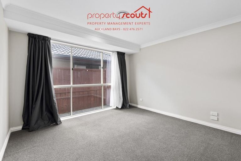 Photo of property in 4 Bluestone Rise, Rosedale, Auckland, 0632