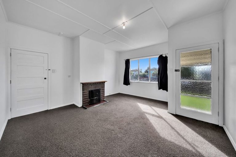 Photo of property in 12 Clive Street, Hawera, 4610