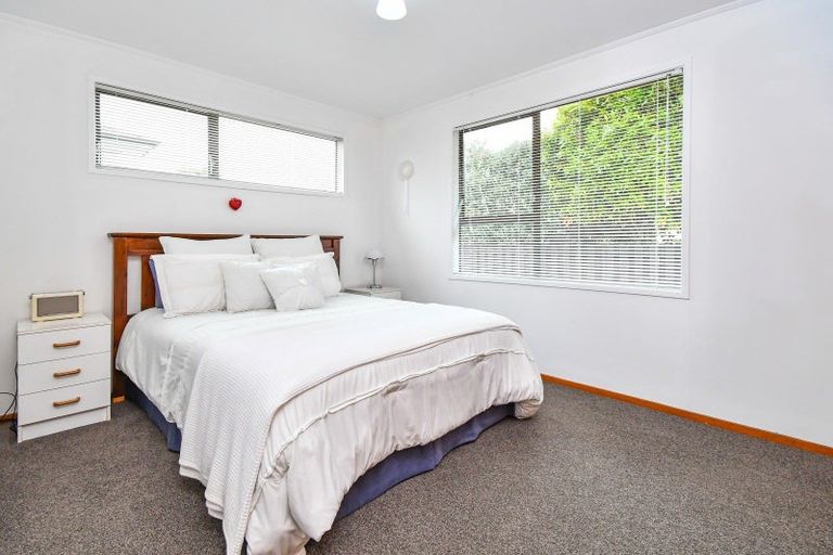 Photo of property in 13 Fiesta Drive, Half Moon Bay, Auckland, 2012