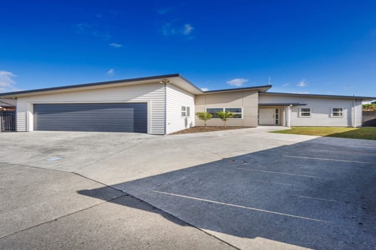 Photo of property in 9 Lorenzo Place, Kelvin Grove, Palmerston North, 4414
