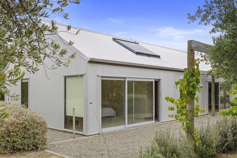 Photo of property in 179 Racecourse Road, Amberley, 7482