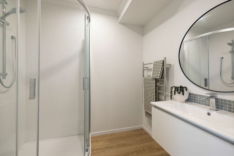 Photo of property in 6 Ruakiwi Road, Hamilton Lake, Hamilton, 3204